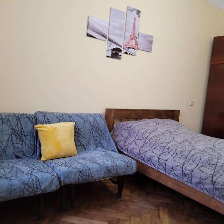 Зручна І Комфортна Квартира Недалеко Від Вокзалу І Центру Міста Lviv Exteriör bild