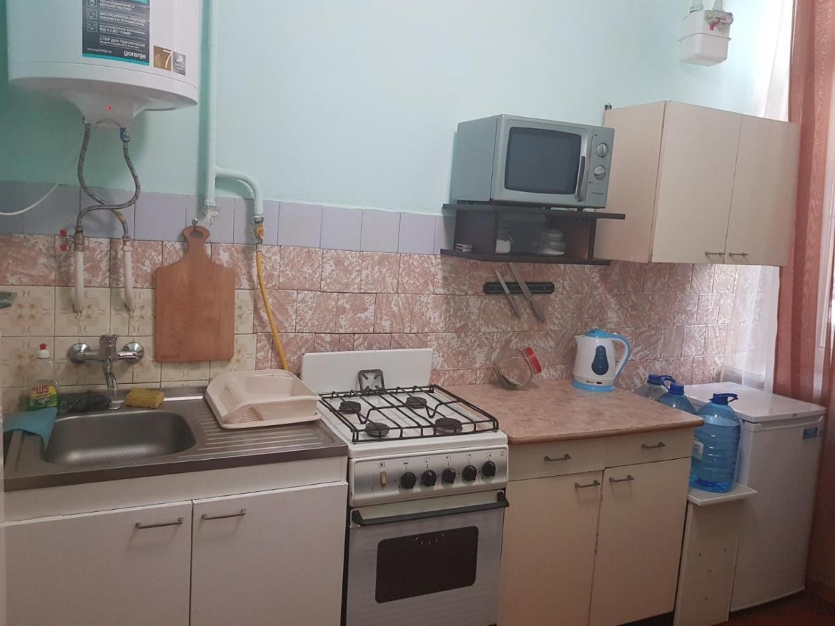 Зручна І Комфортна Квартира Недалеко Від Вокзалу І Центру Міста Lviv Exteriör bild
