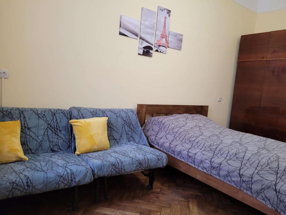 Зручна І Комфортна Квартира Недалеко Від Вокзалу І Центру Міста Lviv Exteriör bild
