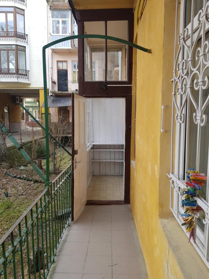 Зручна І Комфортна Квартира Недалеко Від Вокзалу І Центру Міста Lviv Exteriör bild